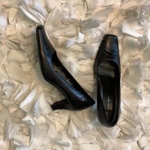 Comfortable Low heel